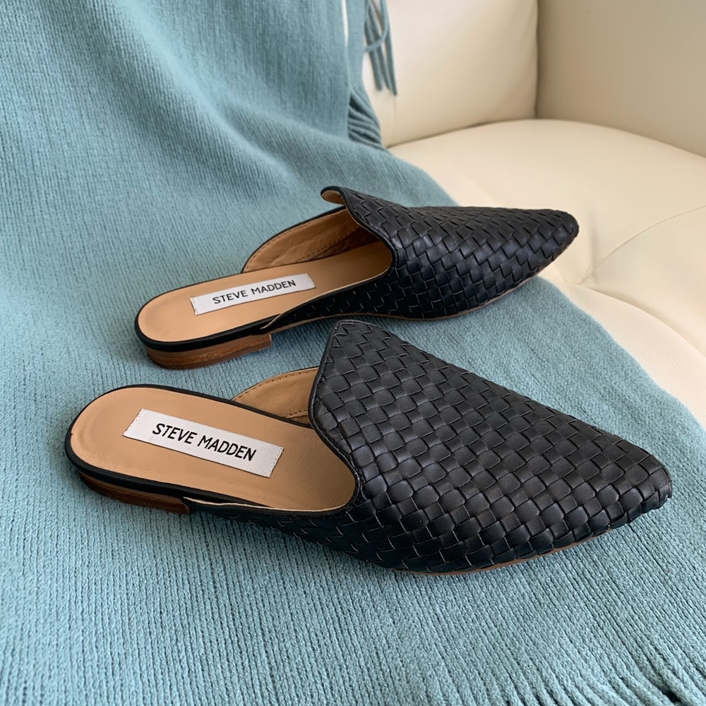 Steve Madden Mattis Woven Flat Mules